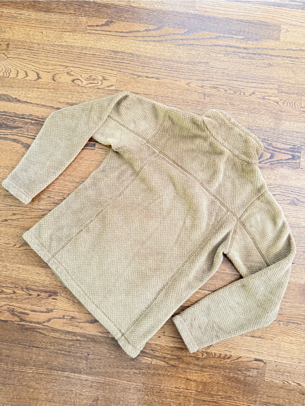 Patagonia Tan Fleece Pullover with Navy Chest Pocket - Picture 5 of 6